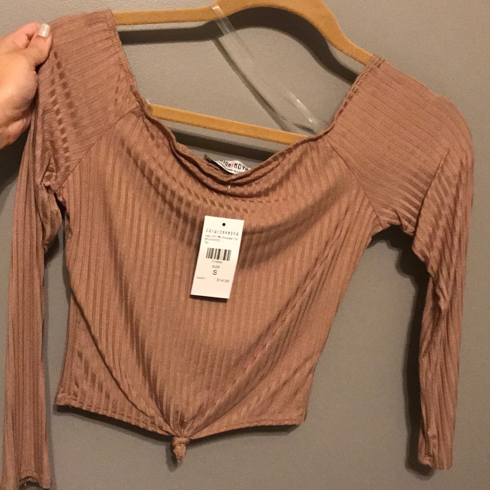 Off the shoulder top - Picture 1 of 2